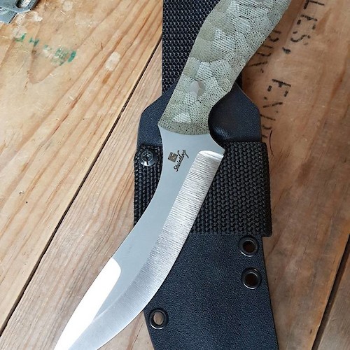 Extreme edge holding on this Evo model, with CPM S110V. Extreme edge holding on this Evo model, with CPM S110V.